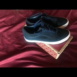 Men size 8 old skool vans suede/reflector blue